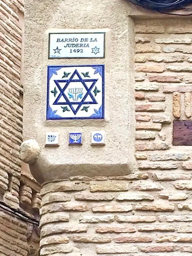 Apartamento ~BRONZE~ Edificio Histórico S. XVI. Centro Toledo